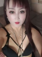 极品肉感骚妹子