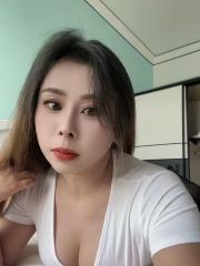 性感尤物大胸妹子