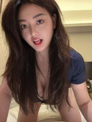 纤细嫩腰性感巨乳