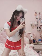 气质白嫩制服诱惑妹妹