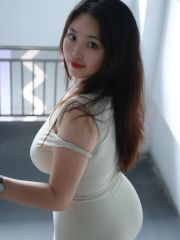 粉嫩多汁清纯大奶妹