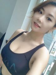 宝藏女孩巨乳肥美很诱人