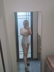 兼职粉嫩小妹