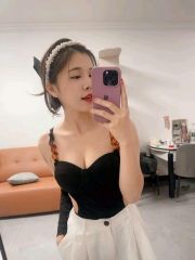 姿势多且听话乖巧的嫩妹
