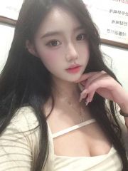 居家兼职的小嫩妹，玩得开