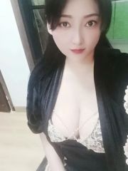 光谷大波妹，胸推一绝