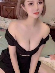 性感胸大圆挺逼润水多风骚嫩妹